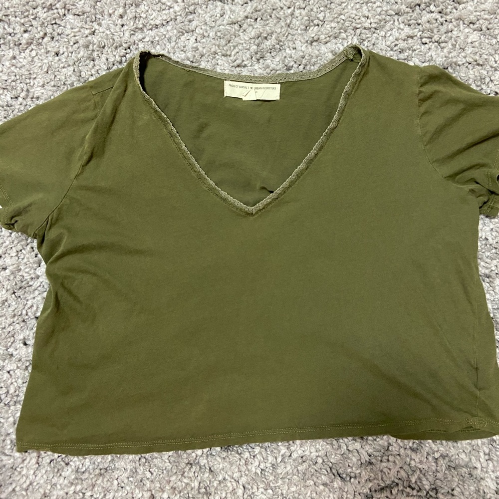 URBAN OUTFITTERS TEE